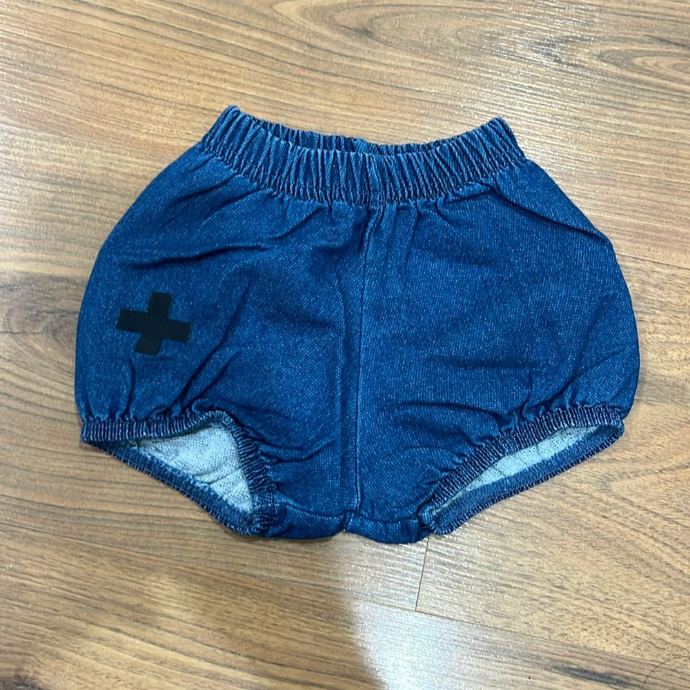 Excellent condition 0-6 nununu shorts
